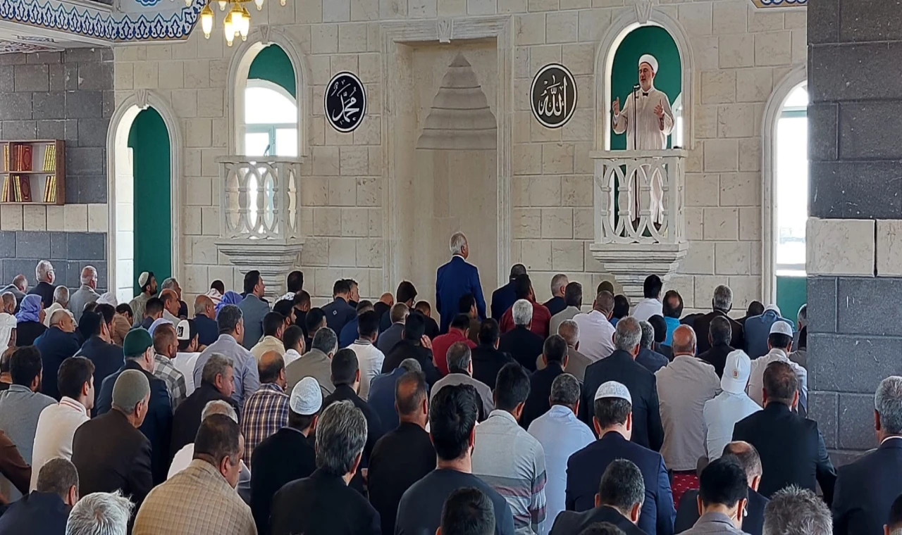 Viranşehir Yeni Cami ve Kur'an Kursuna Kavuştu