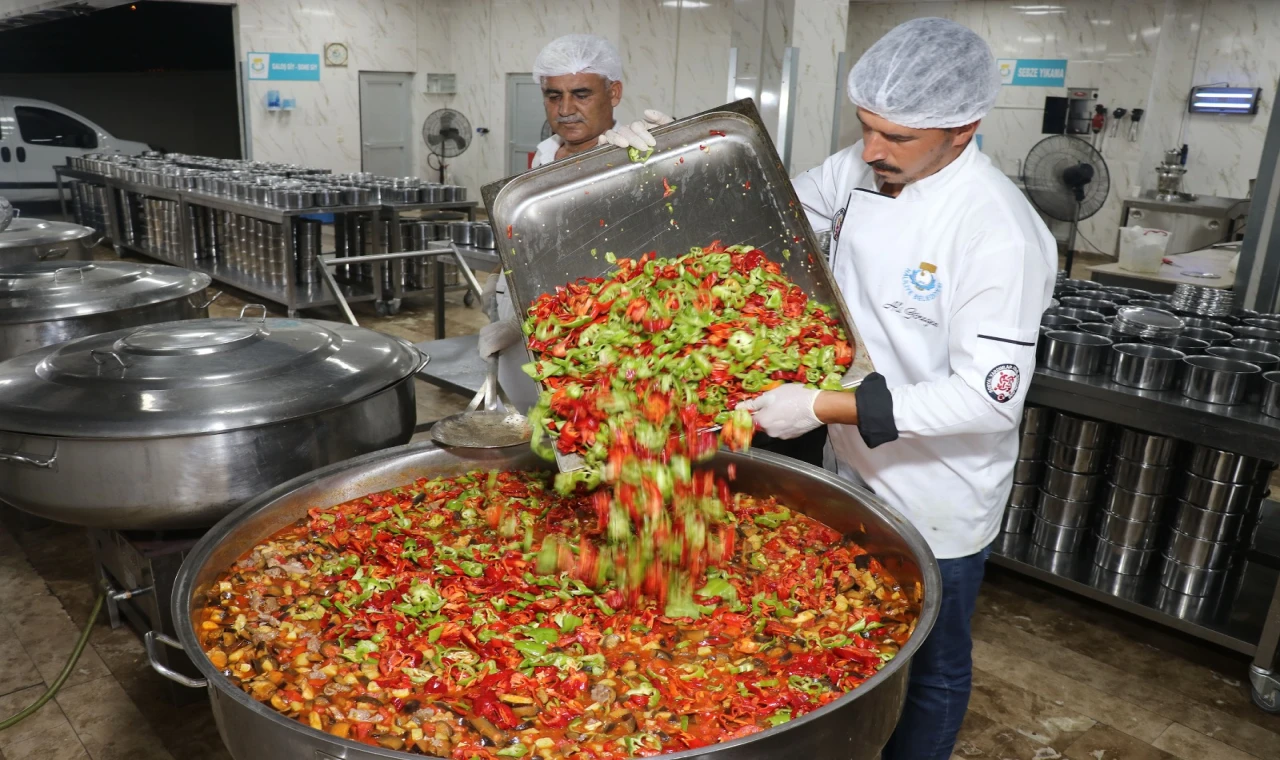 Haliliye belediyesinden 4 bin 198 vatandaşa sıcak yemek hizmeti
