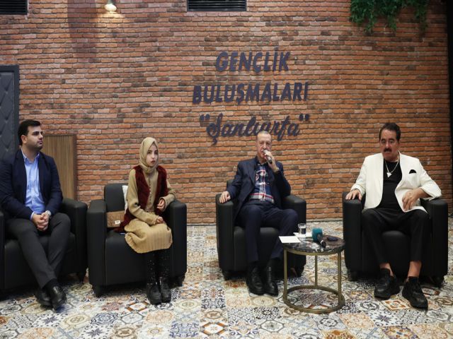 Cumhurbaşkanı Erdoğan ve İbrahim Tatlıses Şanlıurfa'da gençlerle buluştu