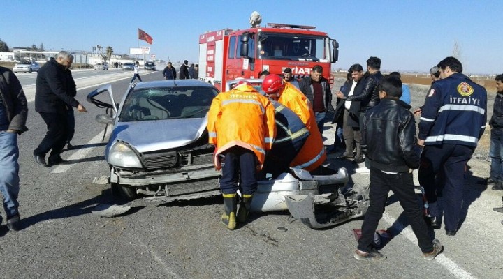 Şanlıurfa'da trafik kazası: 3 yaralı