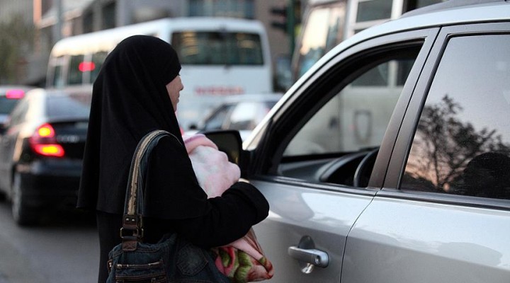 Dilencilik yapan Suriyeliler barınma merkezlerine gönderilecek