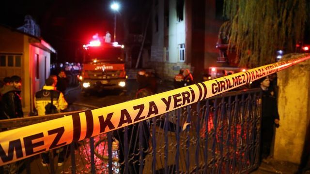 Urfa’da Otomobil ve Ticari Araç Çarpıştı: Yaralılar Var