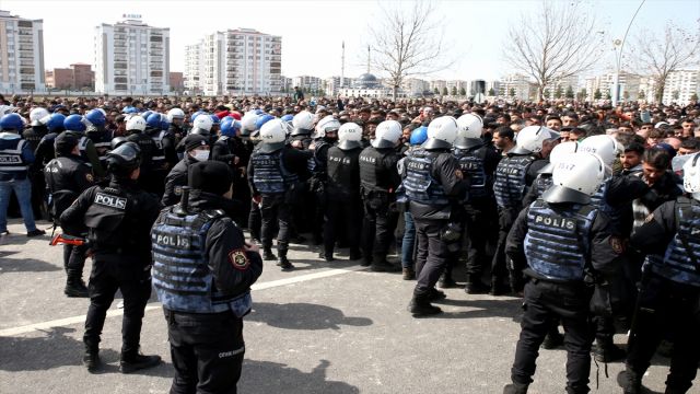 Diyarbakır Nevroz’una polis müdahalesi