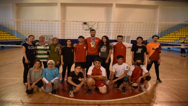 Milli Takım Sporcusu Deneyimlerini Gençlerle Paylaştı