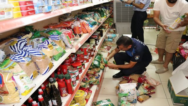 Urfa'da son kullanma tarihi geçmiş ürünler imha edildi