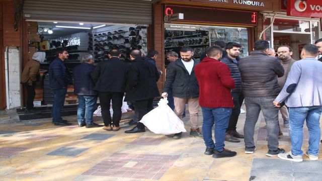 Şanlıurfa'da sahte ayakkabı ve giysi satan 5 iş yerine idari işlem yapıldı