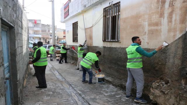 Şanlıurfa’da sel sonrası hasar alan evlerde boyanıyor!