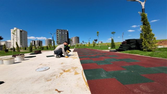 Karaköprü'ye yeni parklar kazandırılıyor