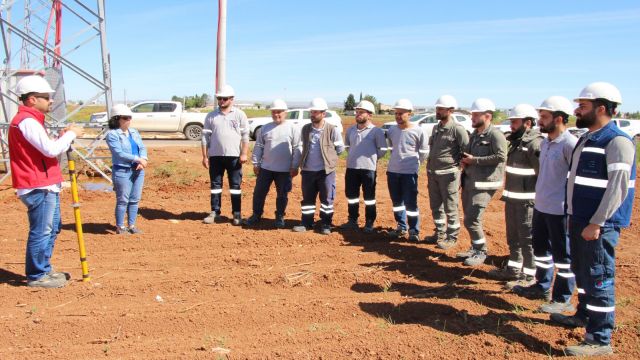 Dicle Elektrik saha çalışanlarına İSG denetimi gerçekleştirdi