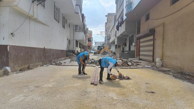 Doğal gaz şebekesi tamamlanan sokaklarda yol çalışması yapılıyor