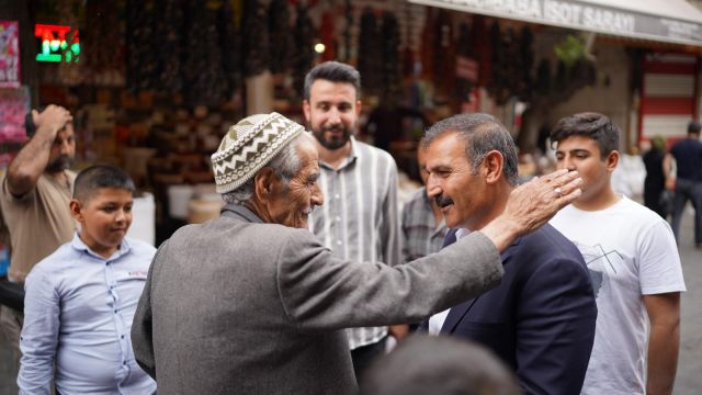 İYİ Parti adayı Yetim Haşimiye esnafını dinledi