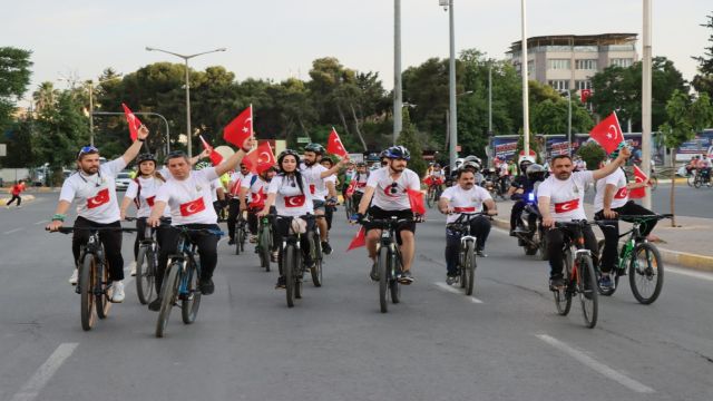 Urfa'da bisiklet tutkunlarından görsel şölen