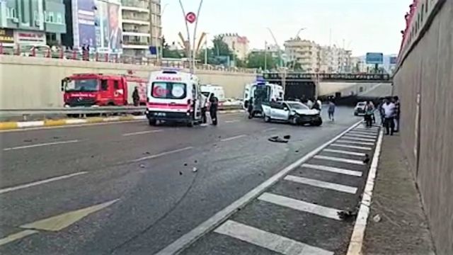 Urfa'da zincirleme kaza! 2 yaralı