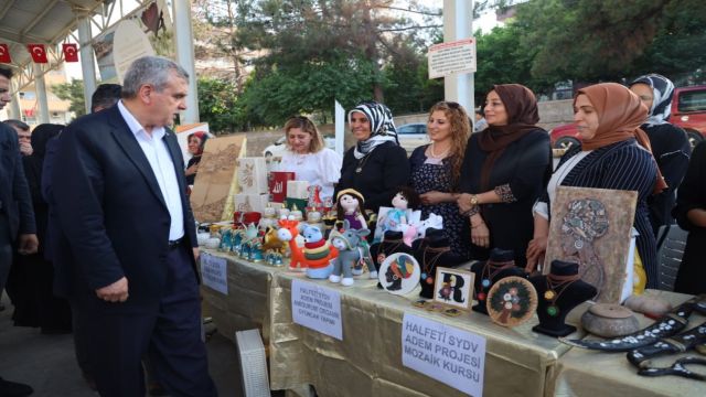 Halfeti'de Kadınların El Emeği Ürünleri Sergilendi