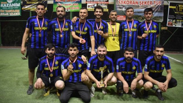 Urfa Siverek’de turnuvanın şampiyonu Bağlarspor oldu!