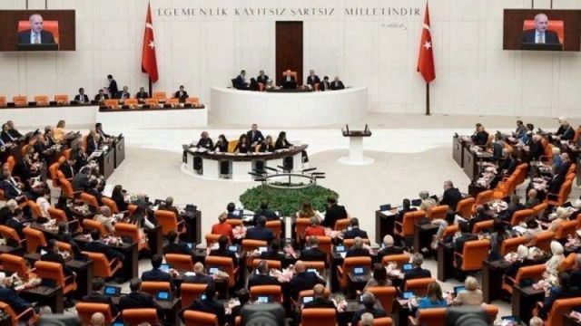 Gençler En Başarılı Vekili Seçti