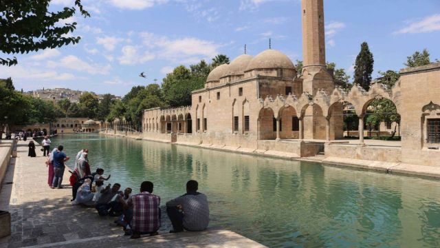 Urfa Valiliği'ne "Sıcak Hava Tatili" Çağrısı!