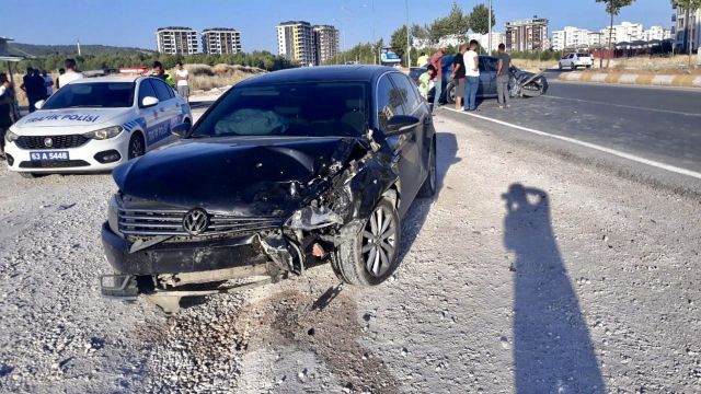 Urfa’da İki araç çarpıştı! Yaralılar var...