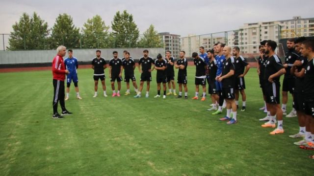 Besim Durmuş: Takım iyi mücadele etti, 3 puanı hak ettik!