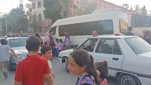 Okul çıkışı yoğunluğu velileri endişelendiriyor