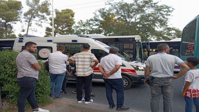 Özel halk otobüsü yayaya çarptı