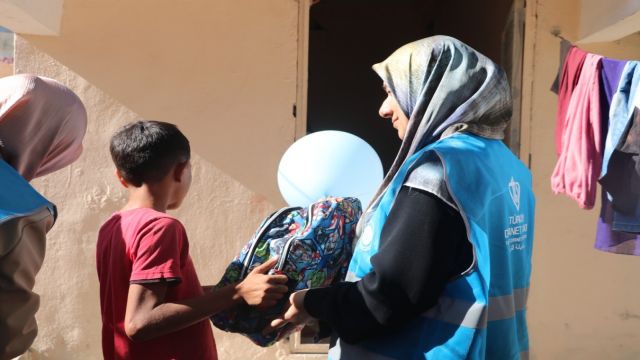 Şanlıurfa İl Müftülüğü, 240 yetim öğrenciye kırtasiye yardımı yaptı