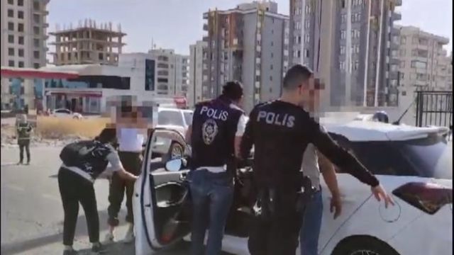 Şanlıurfa’da sürpriz polis uygulaması