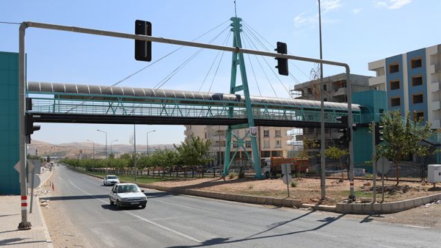 Bozova’da yapımı tamamlanan üst geçit hizmete açıldı