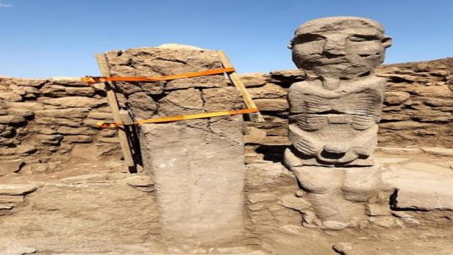 Karahantepe’deki heykelin kırılan parçası tartışmalara neden oldu