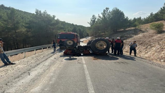 Karaköprü’de traktör devrildi: 1 ölü