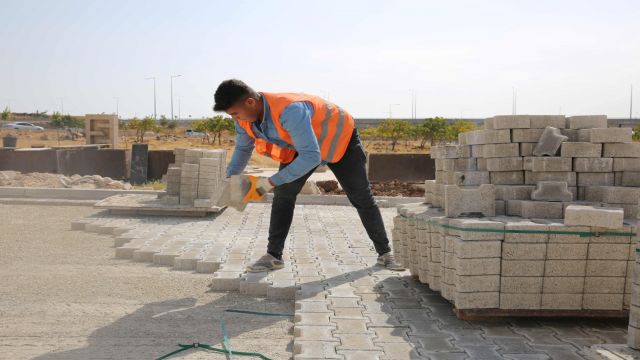 Karaköprü’de yeni yol yapım çalışmaları sürüyor