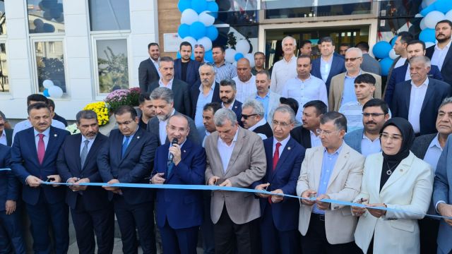 Şanlıurfa'da 3 sınav hazırlık merkezinin açılışını yaptı