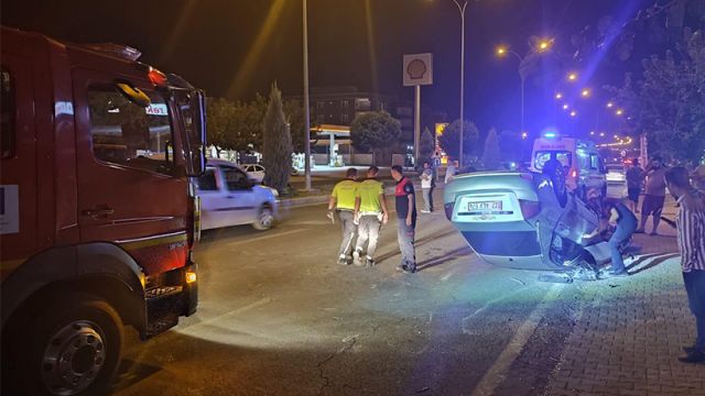 Urfa’da otomobil takla attı: 2 yaralı