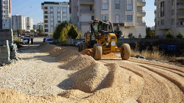 Karaköprü’ye yol açma çalışmaları sürüyor