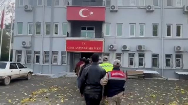 Şanlıurfa’da 129 düzensiz göçmen ve 19 organizatör yakalandı