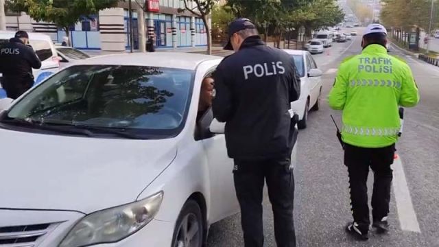 Şanlıurfa’da denetimlerde aranan 32 şahıs yakalandı