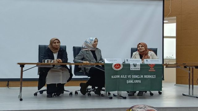 Şanlıurfa'da kadın din görevlileri söyleşisi gerçekleştirildi