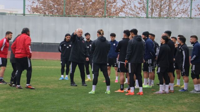 Karaköprü Belediyespor kamp için Şanlıurfa’ya döndü