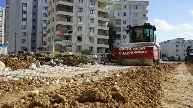 Karaköprü’de yeni yollar açılmaya devam ediliyor