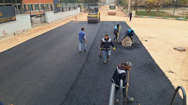 Şanlıurfa’da asfalt çalışmaları devam ediyor