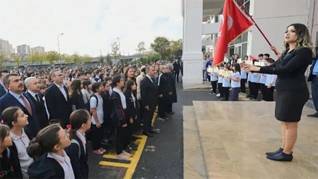 Tüm okullarda pazartesi günü şehitleri için tören düzenlenecek