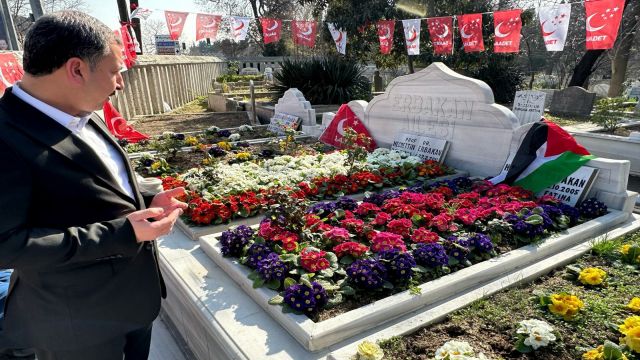 Başkan Baydilli, Merhum Necmettin Erbakan'ın Kabrini Ziyaret Etti