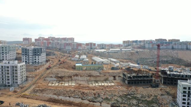 Deprem konutlarının kura çekimleri ilk olarak Hatay’da yapılacak