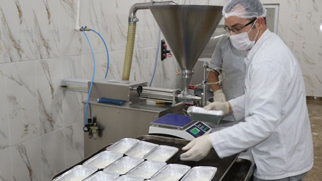 Haliliye Belediyesi ürettiği glütensiz ekmekleri vatandaşlara ulaştırıyor