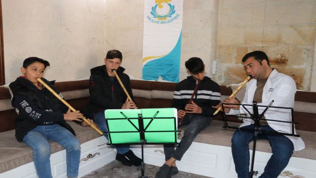 Haliliye’de gençler sanat kurslarına yoğun ilgi gösteriyor
