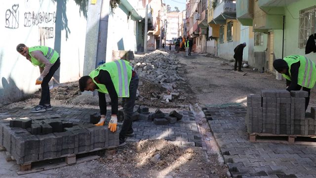 Haliliye’de kilitli beton parke taşı döşemesi sürüyor