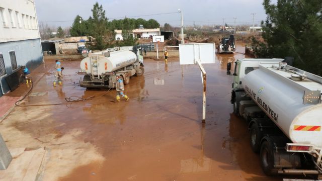 Haliliye’de sağanaktan etkilenen yerler onarılıyor