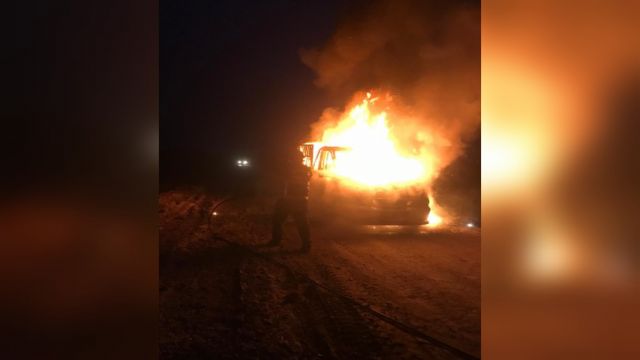 Suruç’ta seyir halindeki araç alev aldı