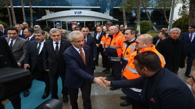 Ulaştırma ve Altyapı Bakanı Uraloğlu, Şanlıurfa’da