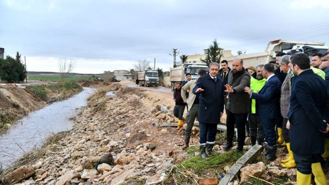 Vali Şıldak sağanak sonrası hasarlı alanlarda incelemede bulundu